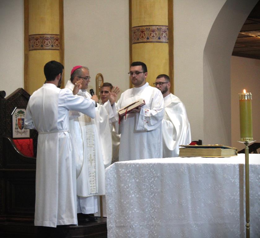 Clero da Diocese renova promessas sacerdotais, em Missa da Unidade, na Catedral