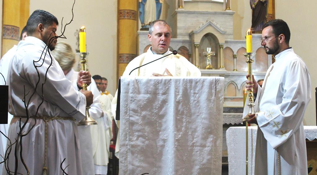 Clero da Diocese renova promessas sacerdotais, em Missa da Unidade, na Catedral