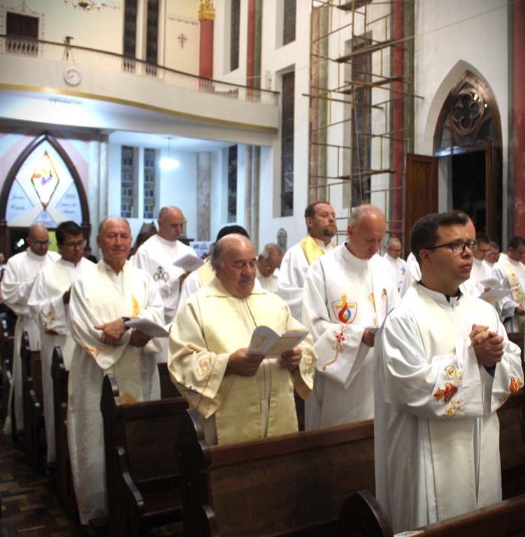 Clero da Diocese renova promessas sacerdotais, em Missa da Unidade, na Catedral