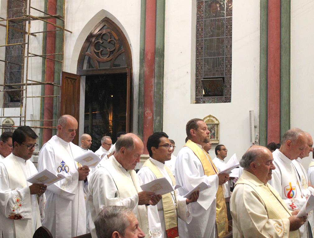 Clero da Diocese renova promessas sacerdotais, em Missa da Unidade, na Catedral