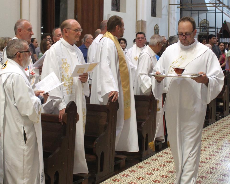Clero da Diocese renova promessas sacerdotais, em Missa da Unidade, na Catedral