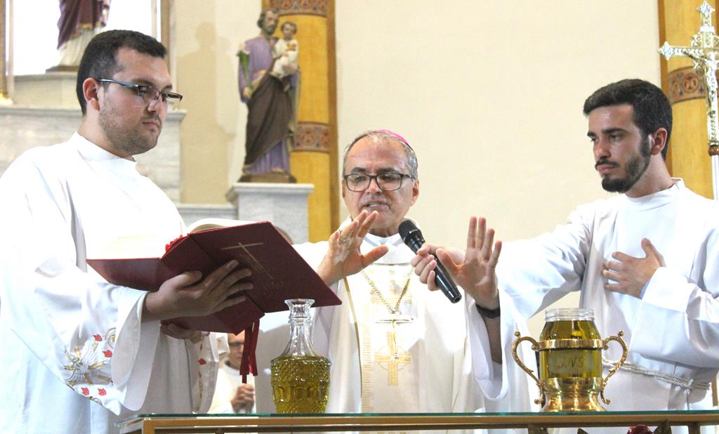 Clero da Diocese renova promessas sacerdotais, em Missa da Unidade, na Catedral