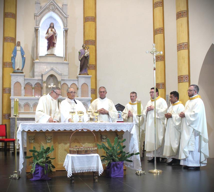 Clero da Diocese renova promessas sacerdotais, em Missa da Unidade, na Catedral