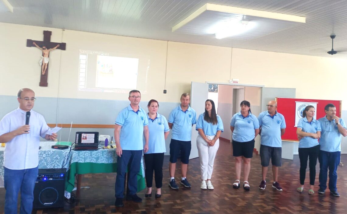 Mais de cinquenta casais da Pastoral Familiar recebem formação para atuarem nas Paróquias