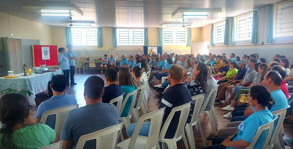 Mais de cinquenta casais da Pastoral Familiar recebem formação para atuarem nas Paróquias