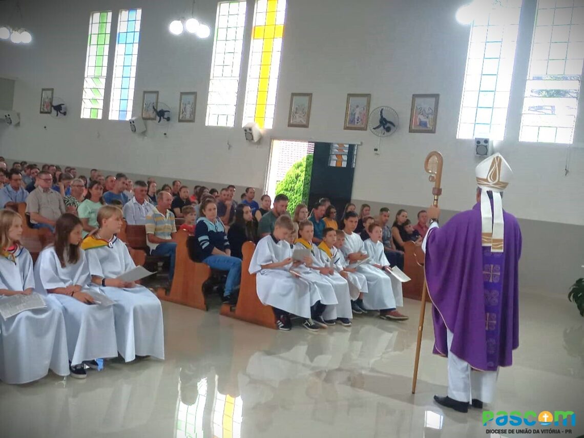 Paróquia Sant’Ana de Cruz Machado recebe Visita Pastoral de Dom Walter Jorge