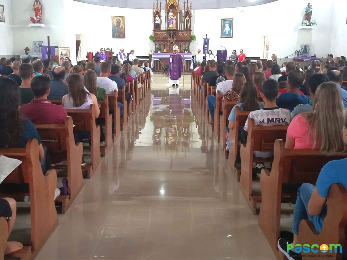Paróquia Sant’Ana de Cruz Machado recebe Visita Pastoral de Dom Walter Jorge