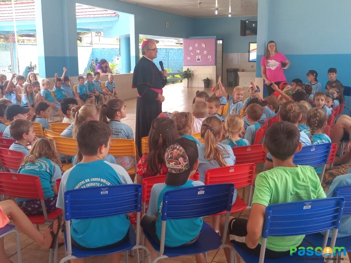 Paróquia Sant’Ana de Cruz Machado recebe Visita Pastoral de Dom Walter Jorge