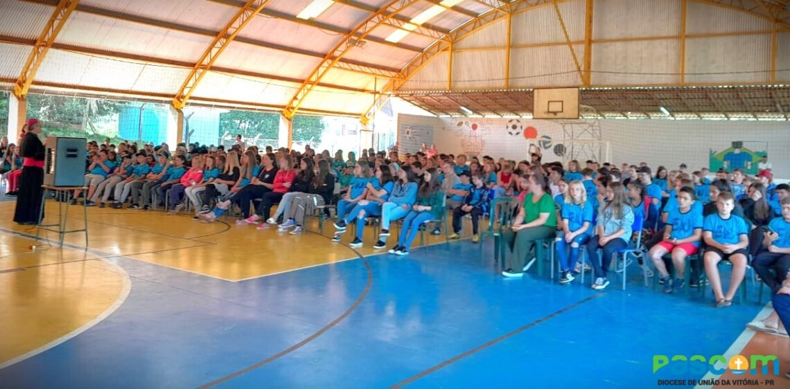 Paróquia Sant’Ana de Cruz Machado recebe Visita Pastoral de Dom Walter Jorge