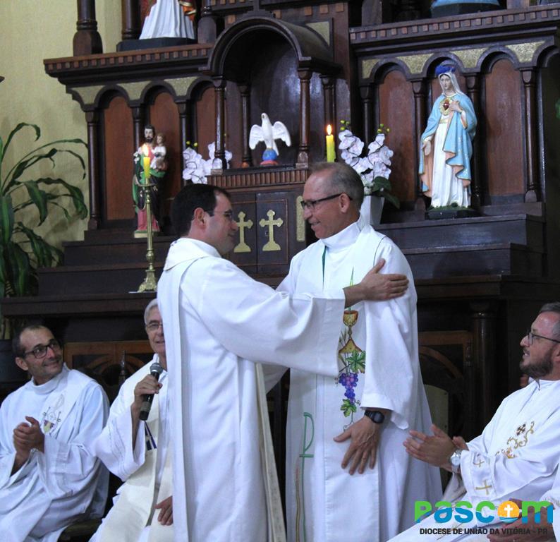 Padre Ermildo é o novo Pároco da Paróquia de Santo Antonio do Iratim
