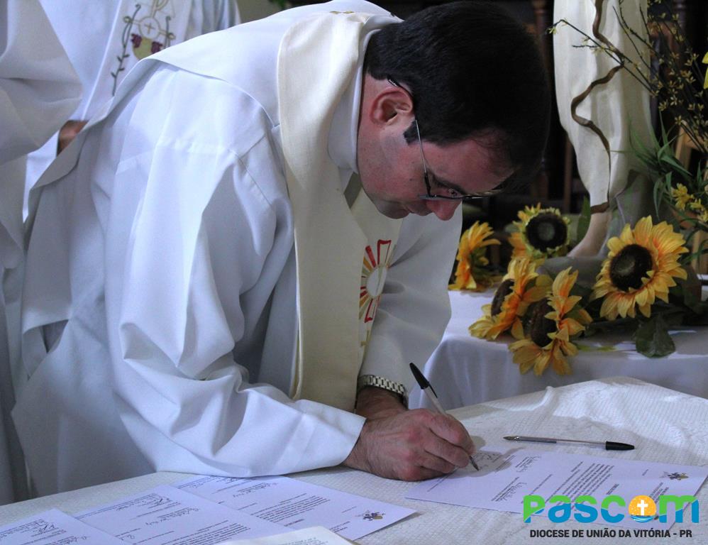 Padre Ermildo é o novo Pároco da Paróquia de Santo Antonio do Iratim