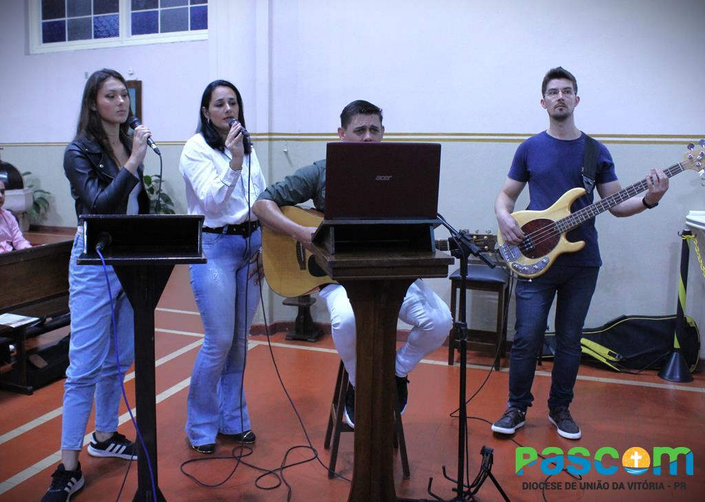 Padre João Francisco toma posse em nova Paróquia