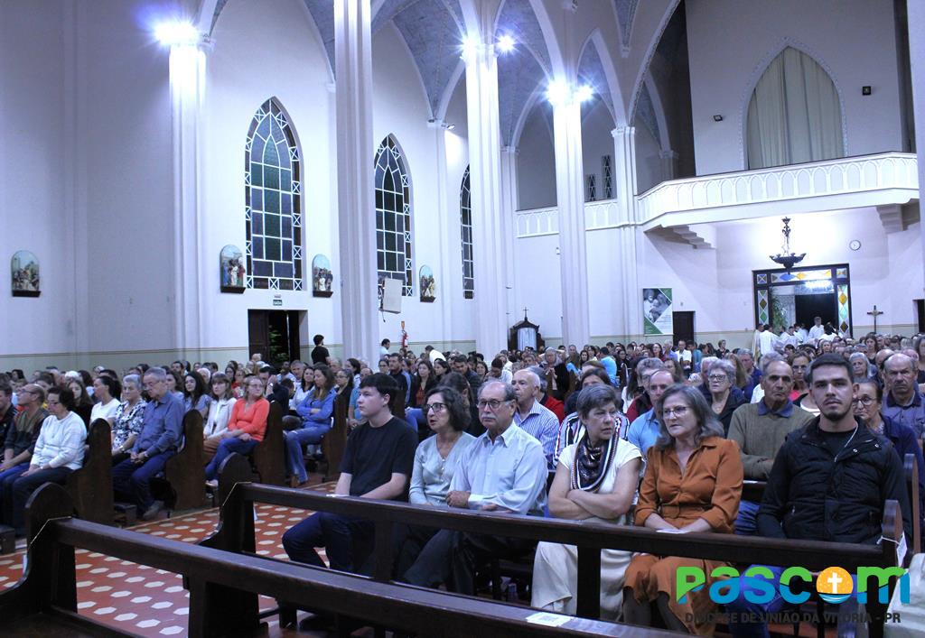 Padre João Francisco toma posse em nova Paróquia
