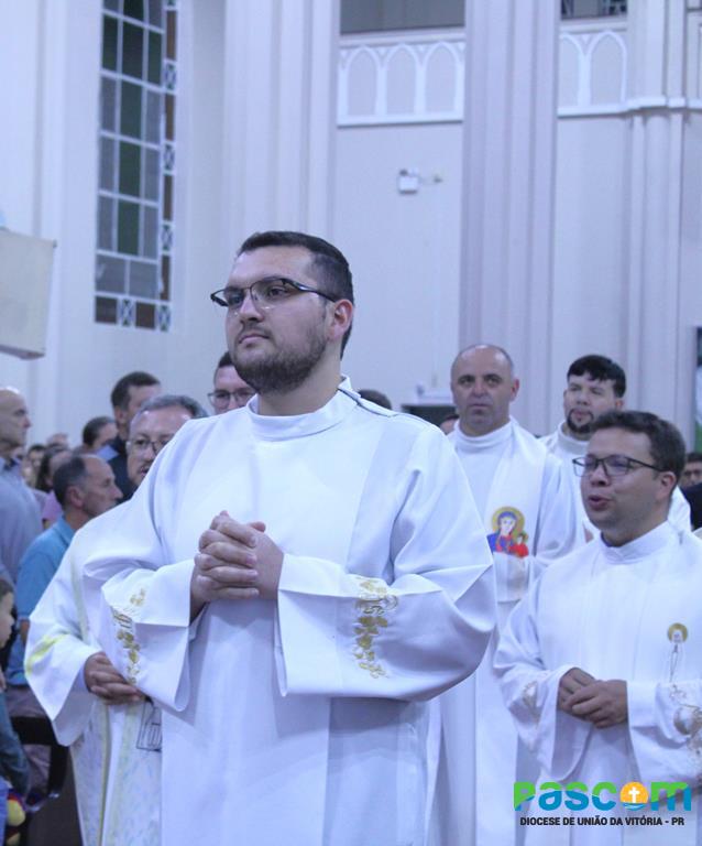 Padre João Francisco toma posse em nova Paróquia