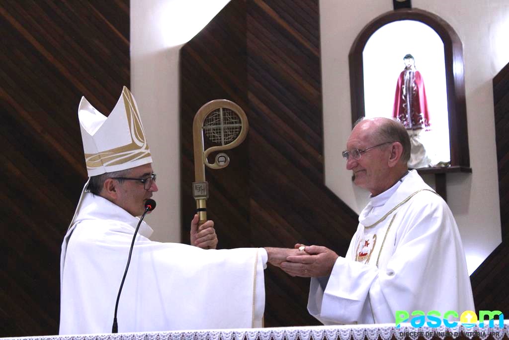 Padre Antonio toma posse na Paróquia Senhor Bom Jesus