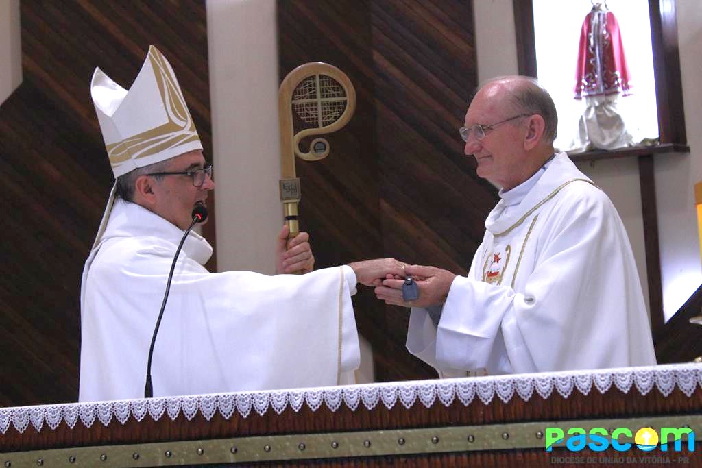 Padre Antonio toma posse na Paróquia Senhor Bom Jesus