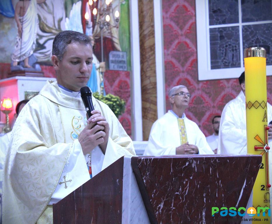 Padre João Francisco toma posse em nova Paróquia