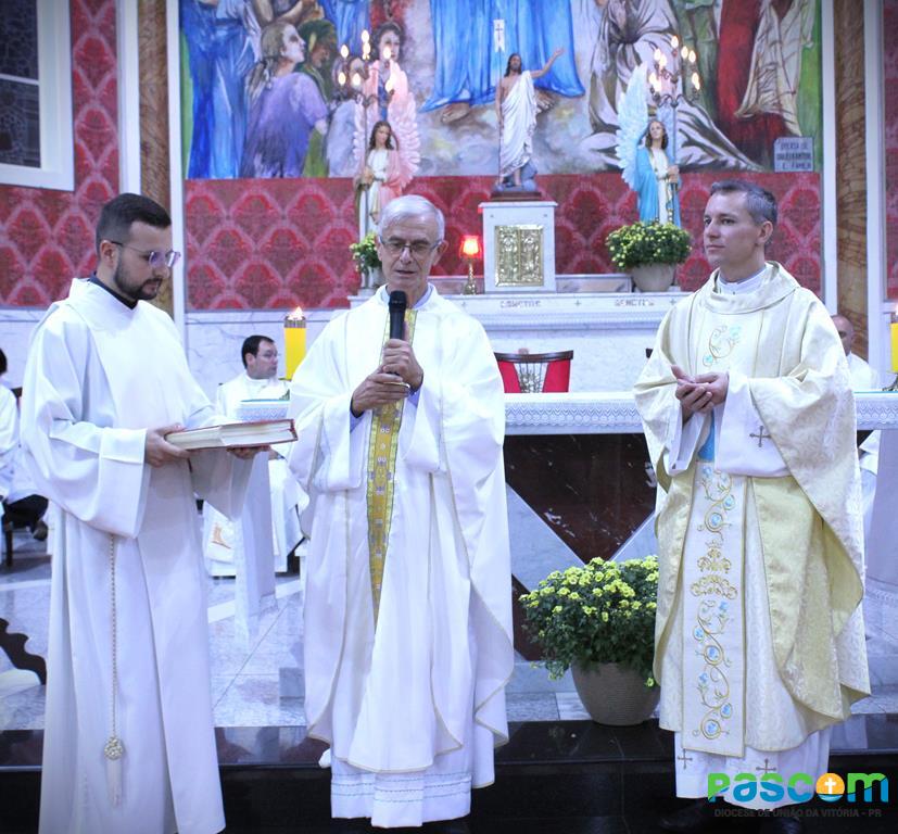 Padre João Francisco toma posse em nova Paróquia