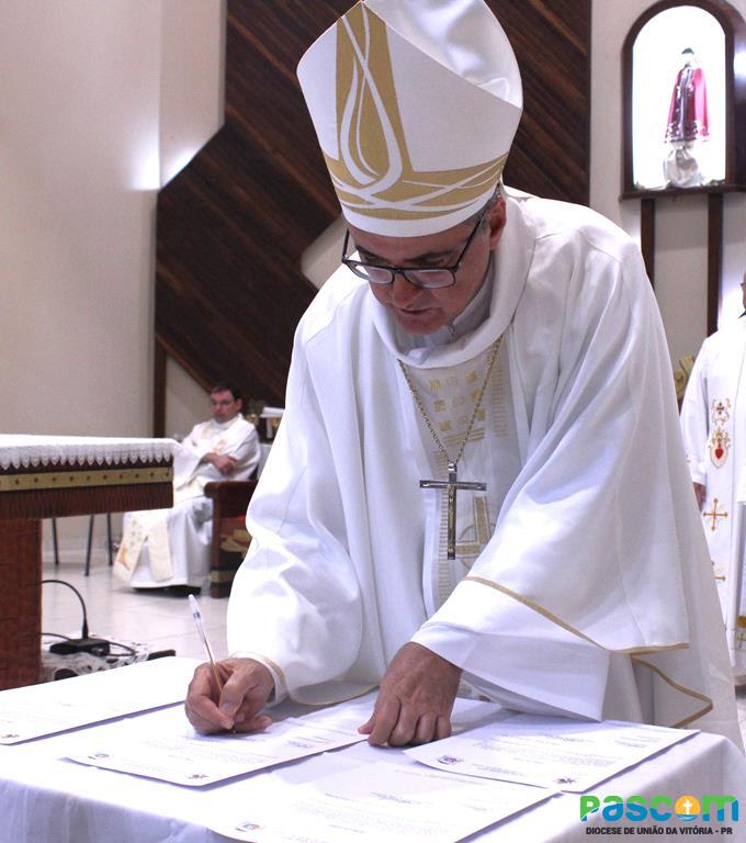 Padre Antonio toma posse na Paróquia Senhor Bom Jesus