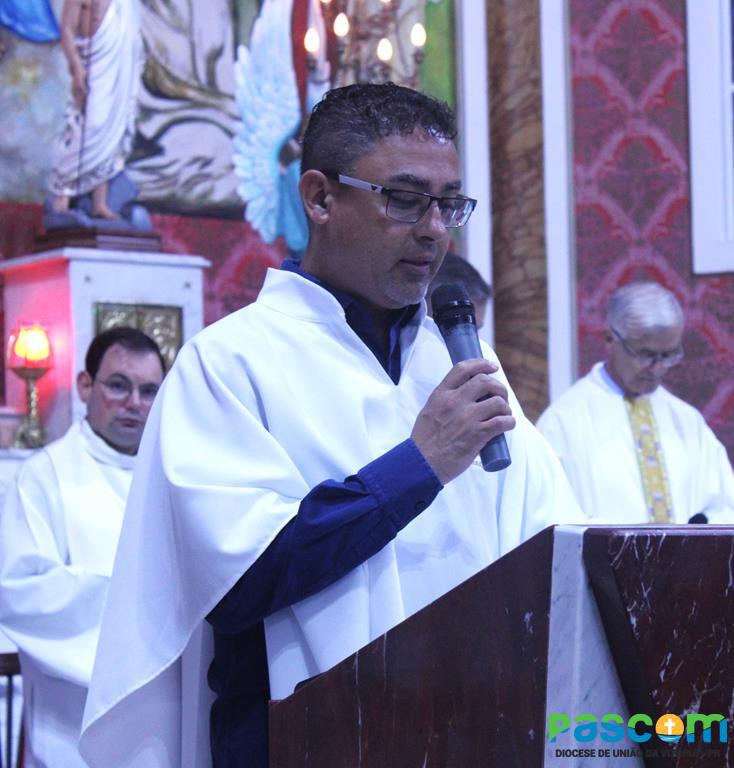 Padre João Francisco toma posse em nova Paróquia