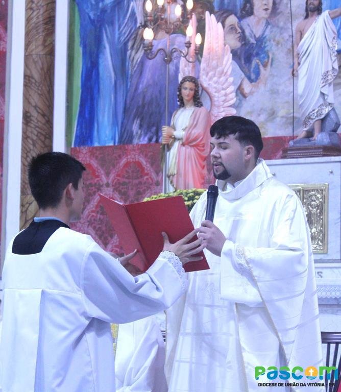 Padre João Francisco toma posse em nova Paróquia
