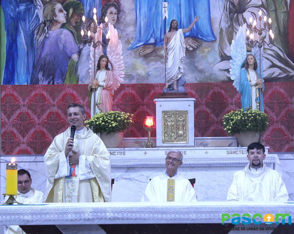 Padre João Francisco toma posse em nova Paróquia