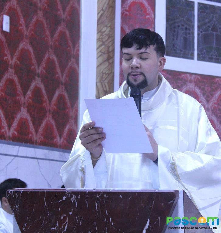 Padre João Francisco toma posse em nova Paróquia