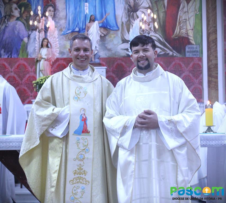 Padre João Francisco toma posse em nova Paróquia