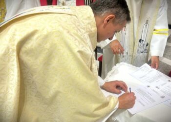 Padre João Francisco toma posse em nova Paróquia