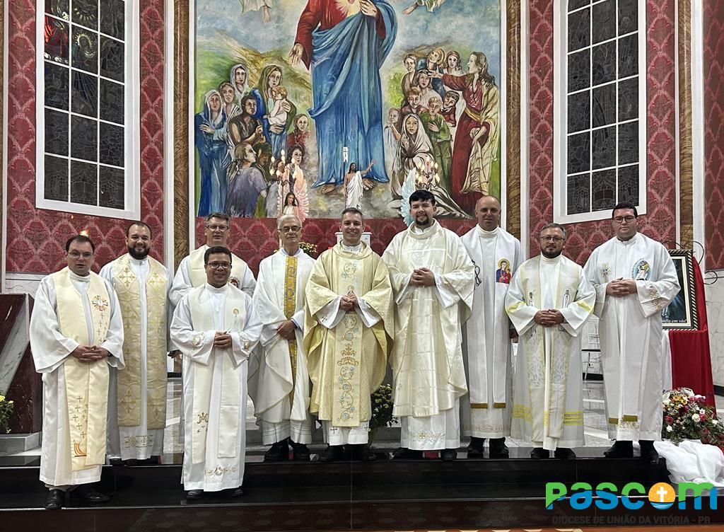 Padre João Francisco toma posse em nova Paróquia