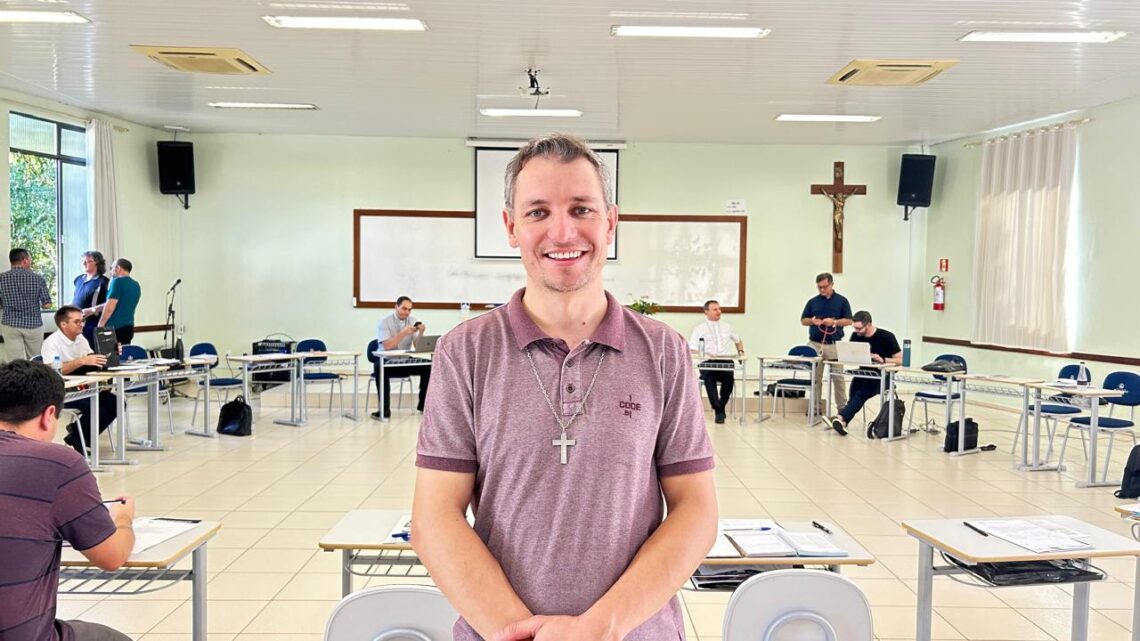 Padres coordenadores da Ação Evangelizadora participam de Encontro Regional