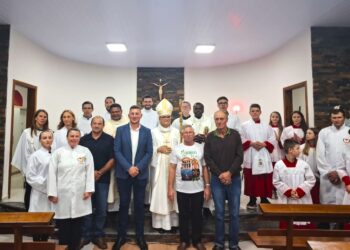 Comunidade da Paróquia Sagrado Coração de Jesus de Rio Azul, inaugura nova capela