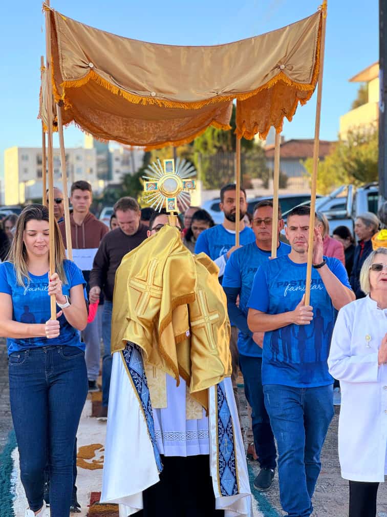 Pastoral familiar é oficialmente apresentada à Paróquia Nossa Senhora do Rocio