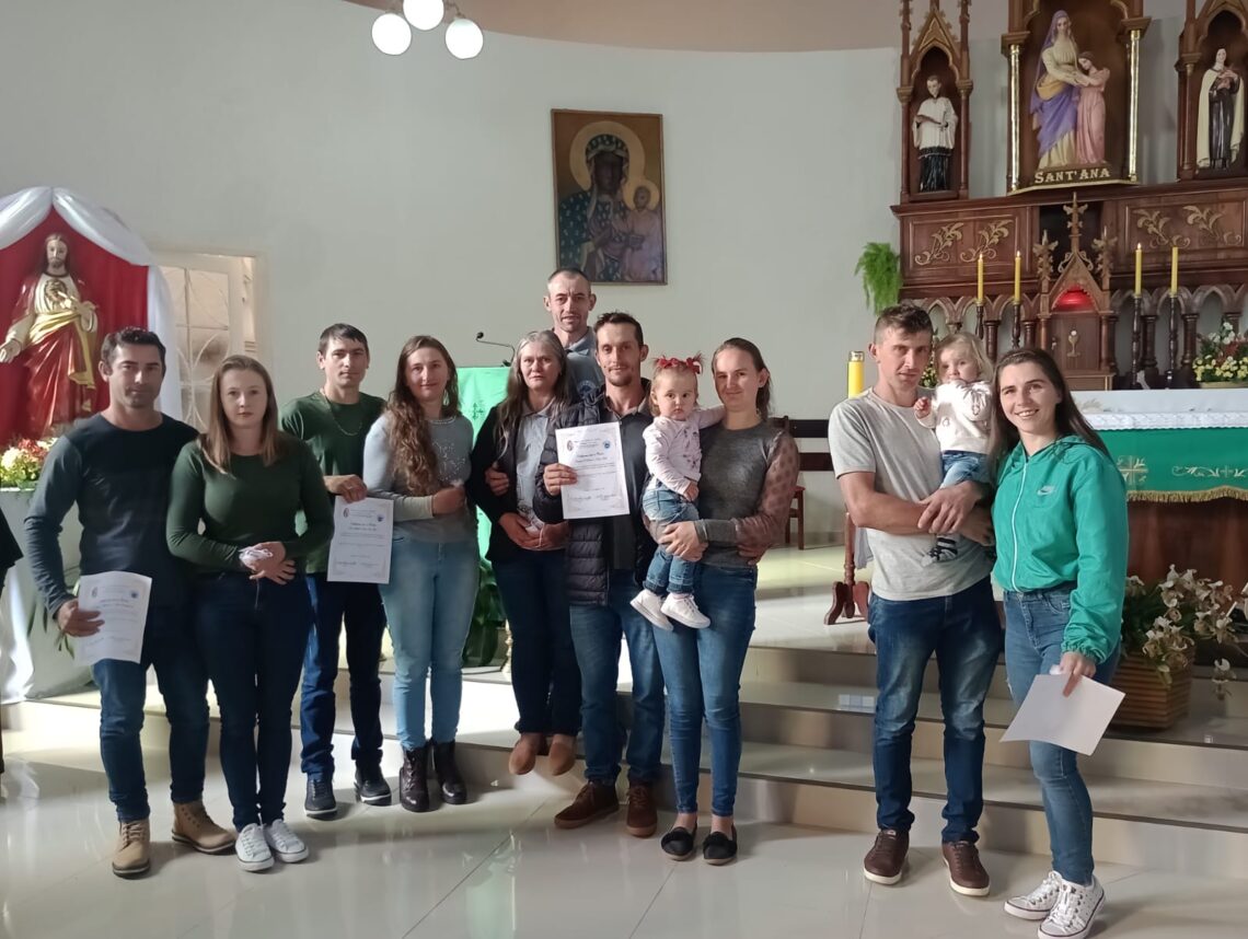 Paróquia Sant’Ana de Cruz Machado prepara casais para Sacramento do Matrimônio