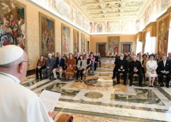 O Papa: a fé e a ciência podem se unir na caridade
