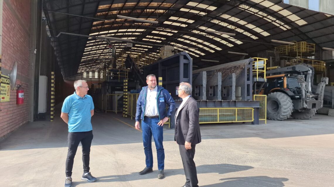 Paróquia de Rio Azul acolhe Dom Walter Jorge em Visita Pastoral