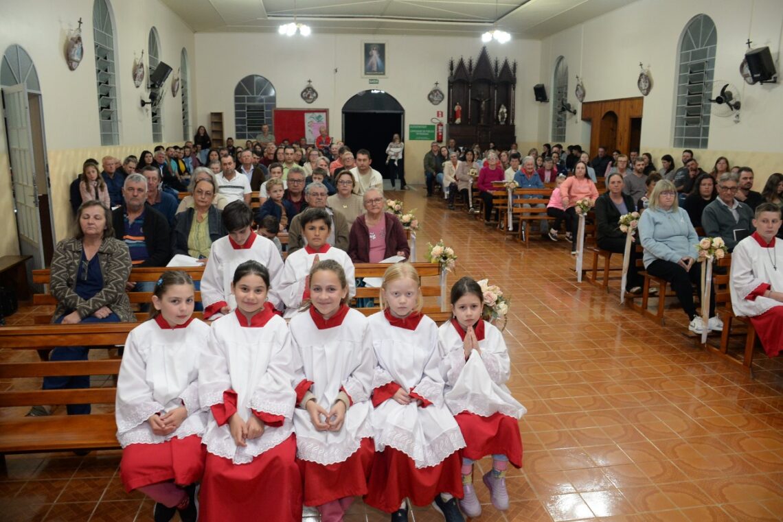 Paróquia de Rio Azul acolhe Dom Walter Jorge em Visita Pastoral