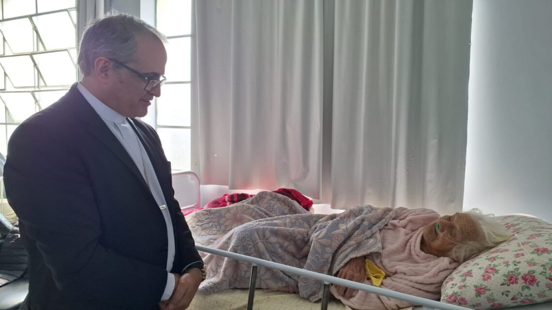 Paróquia de Rio Azul acolhe Dom Walter Jorge em Visita Pastoral