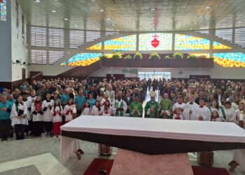 Paróquia de Rio Azul acolhe Dom Walter Jorge em Visita Pastoral