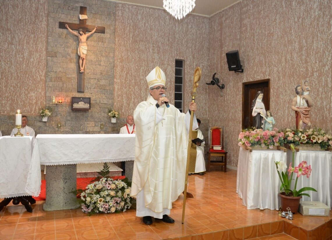 Paróquia de Rio Azul acolhe Dom Walter Jorge em Visita Pastoral