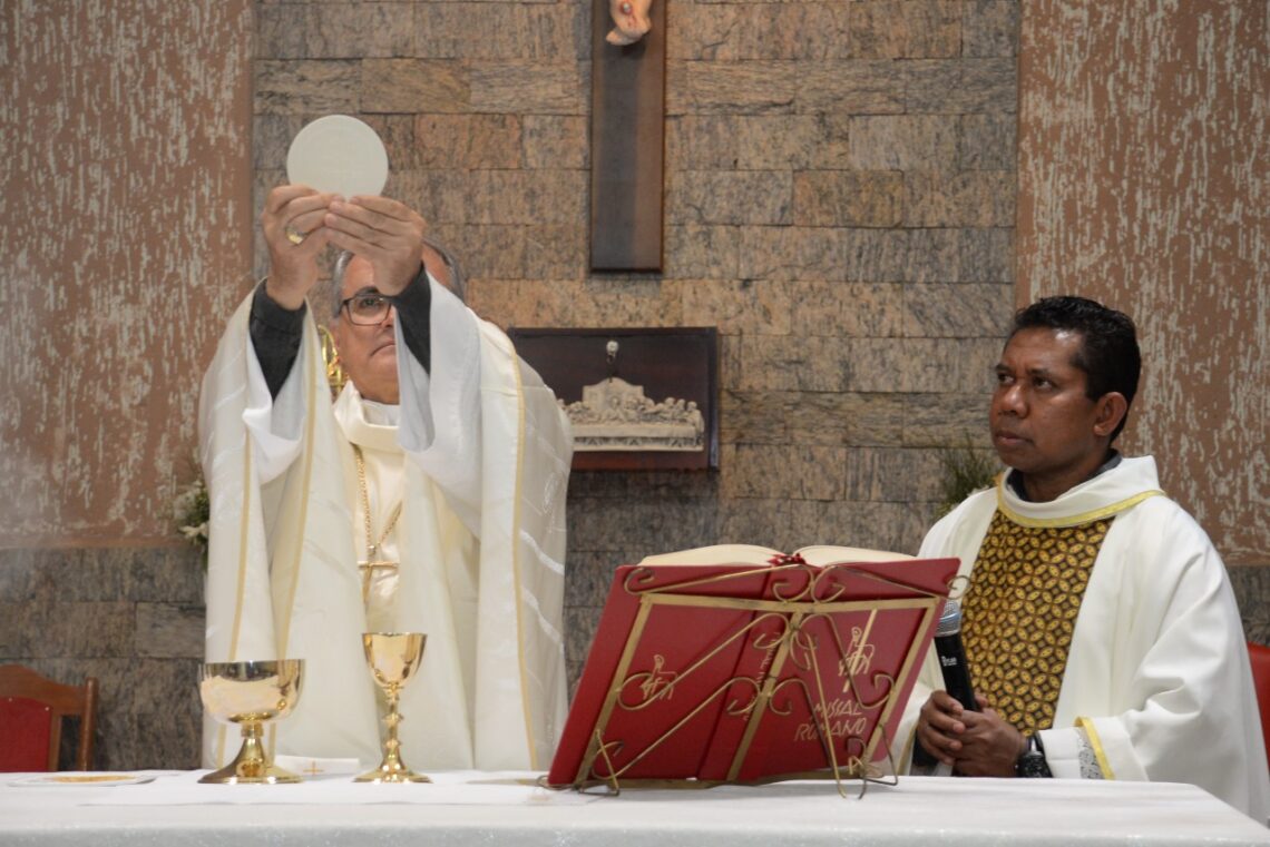 Paróquia de Rio Azul acolhe Dom Walter Jorge em Visita Pastoral