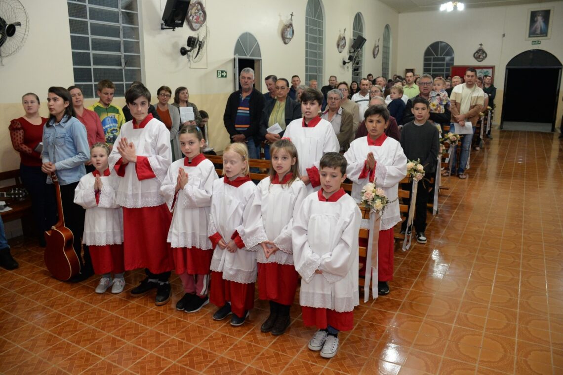 Paróquia de Rio Azul acolhe Dom Walter Jorge em Visita Pastoral