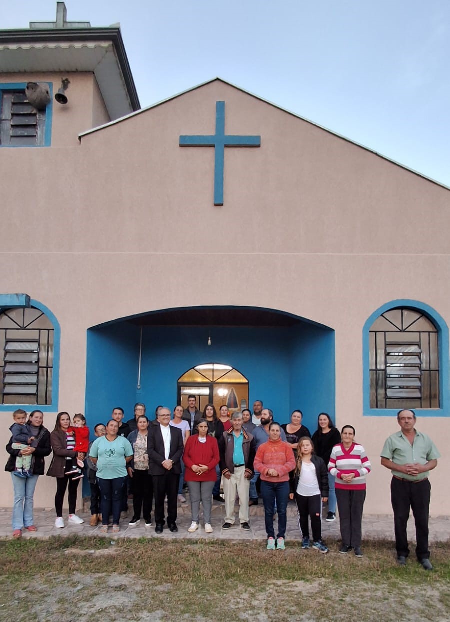 Paróquia de Rio Azul acolhe Dom Walter Jorge em Visita Pastoral