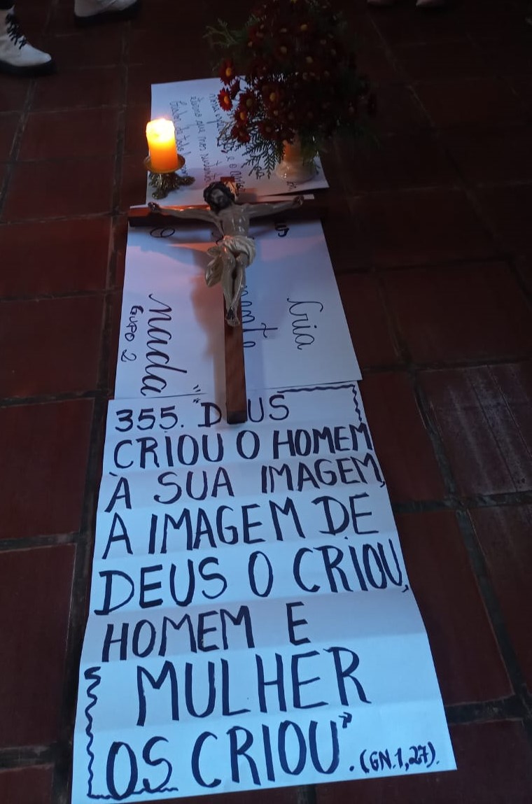 Paróquia Sant’Ana acolhe 77 catequistas para formação