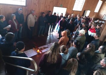 Paróquia Sant’Ana acolhe 77 catequistas para formação