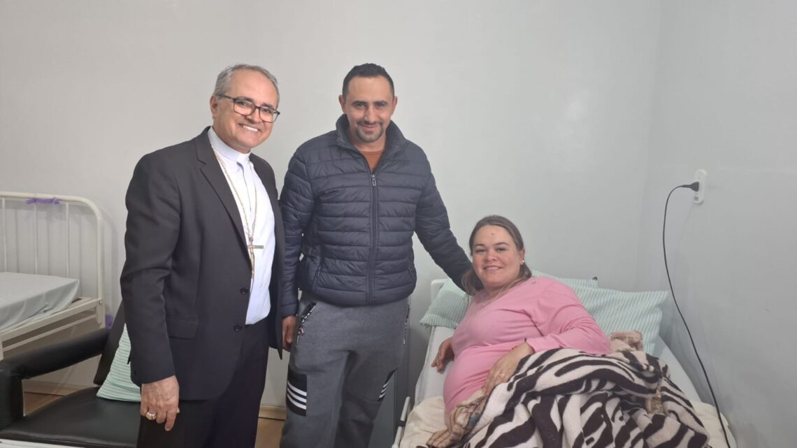 Paróquia de Rio Azul acolhe Dom Walter Jorge em Visita Pastoral