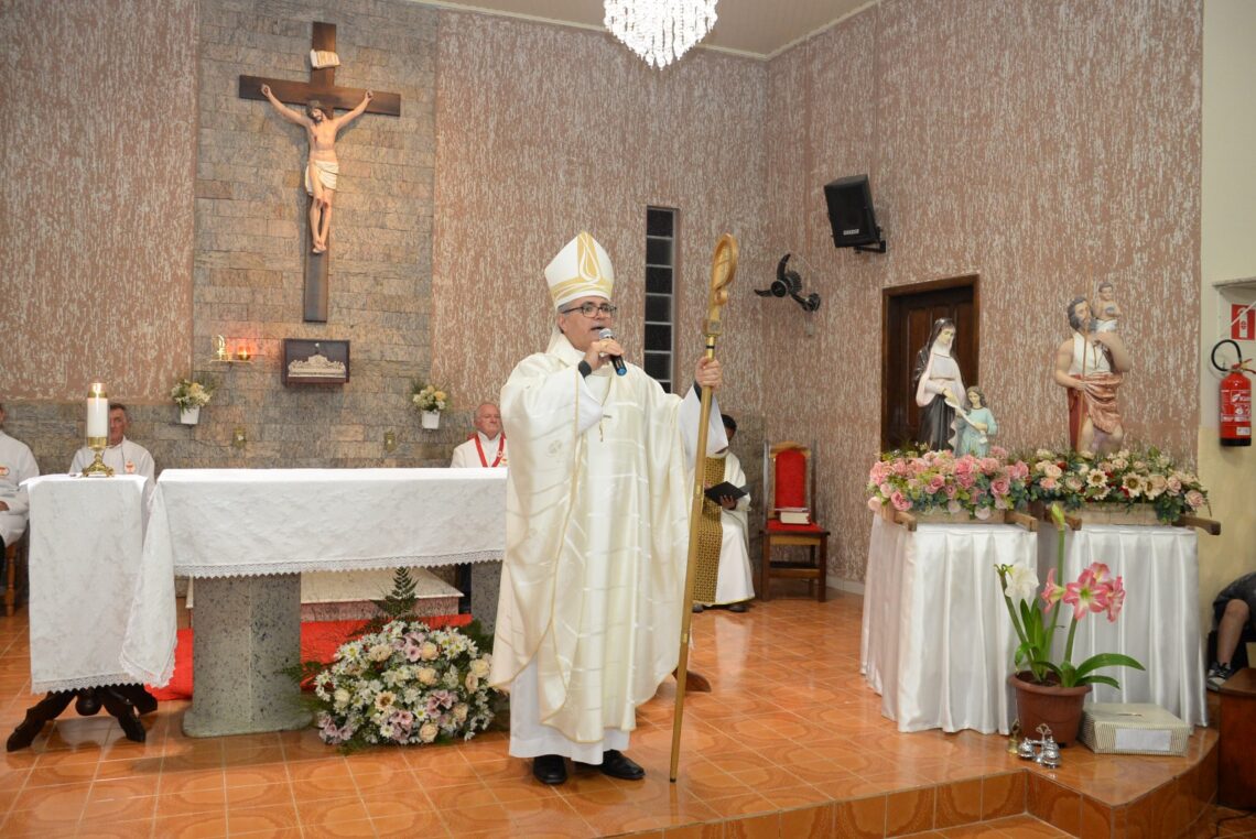 Paróquia de Rio Azul acolhe Dom Walter Jorge em Visita Pastoral