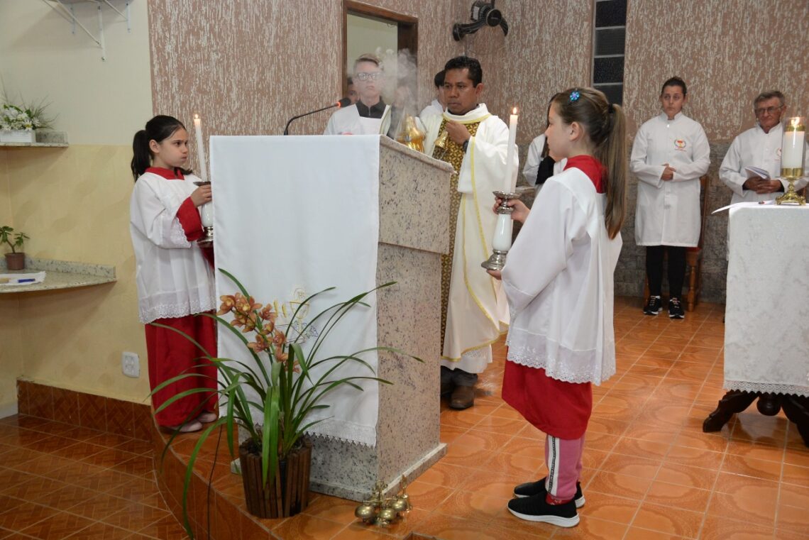 Paróquia de Rio Azul acolhe Dom Walter Jorge em Visita Pastoral