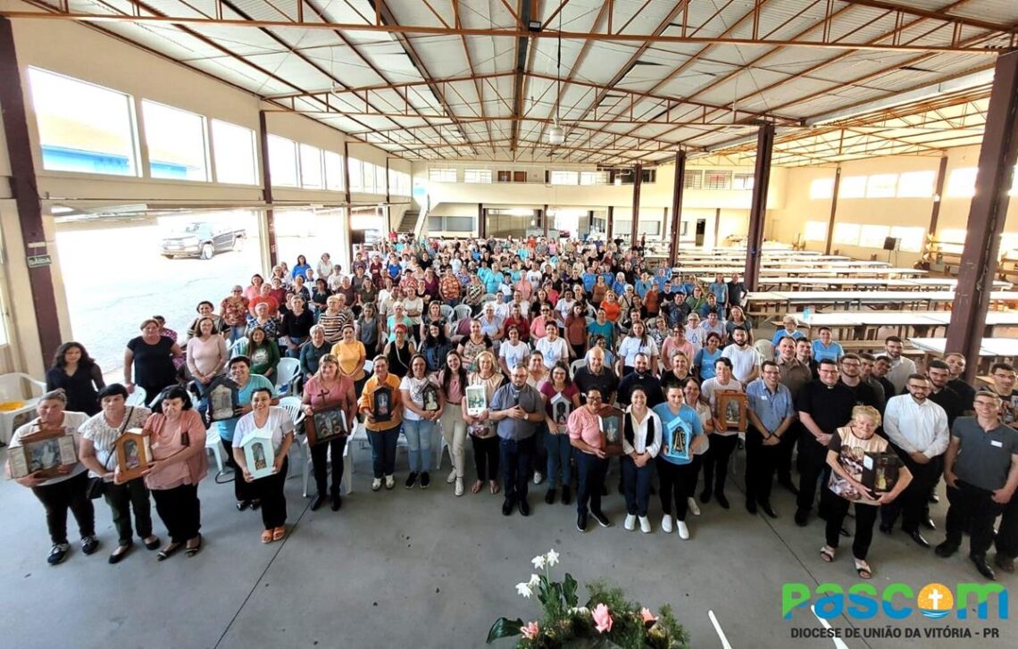 Paróquia de Paulo Frontin recebe centenas de zeladores de capelinhas para encontrão anual