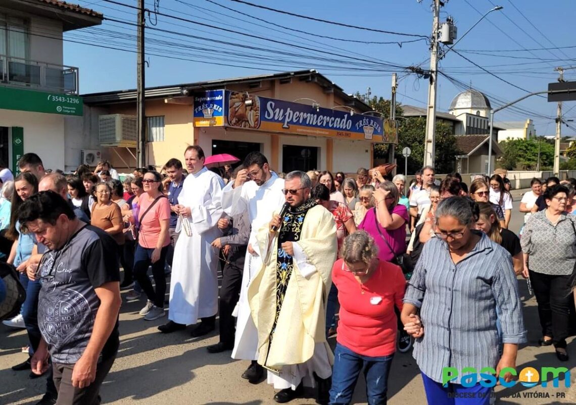 Paróquia de Paulo Frontin recebe centenas de zeladores de capelinhas para encontrão anual